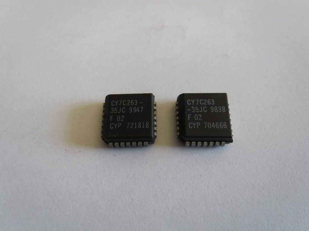 CY7C263-35JC > CY7C263-45JC > CY7C263-55JC: OTP Power-Switched and Reprogrammable EPROM 64K-Bit 8K x 8 35ns PLCC-28 OTP