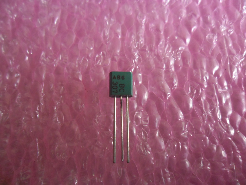TRANSISTOR, SMALL SIGNAL PNP 0.1A 50V GP TO-92 obsolete < BC557C SES411000 (BC307 / > BC308 BC309), image 1