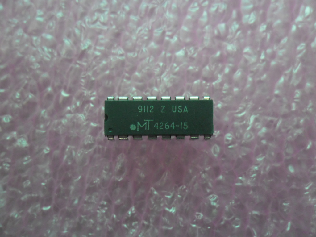 IC MEMORY DRAM 64K x 1 Page Mode DIP-16 = 4164-15 (MT4264-15), תמונה 1