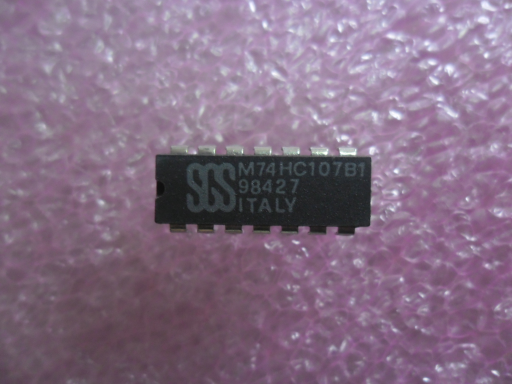 M74HC107B1N / SN74HC107N CD74HC107E TC74HC107AP: IC DUAL J-K FLIP-FLOP DIP-14 SES252500