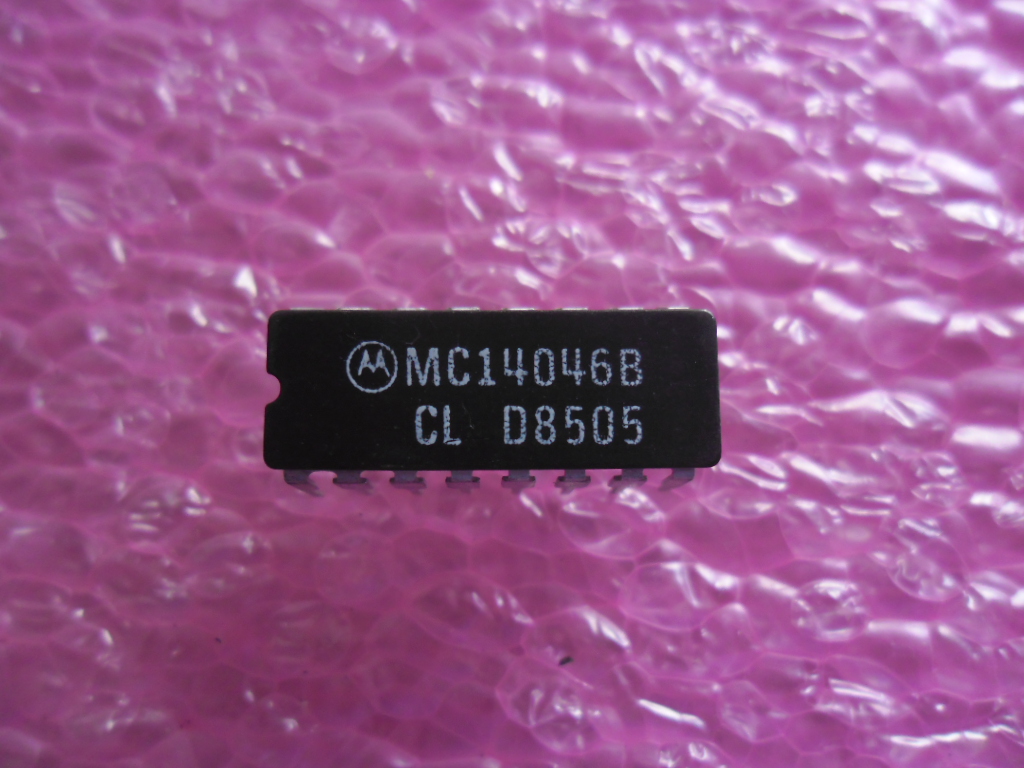 IC RAIL-TO-RAIL LOW POWER, FET INPUT OP AMP ±15V DIP-8 (AD820ANZ), תמונה 1