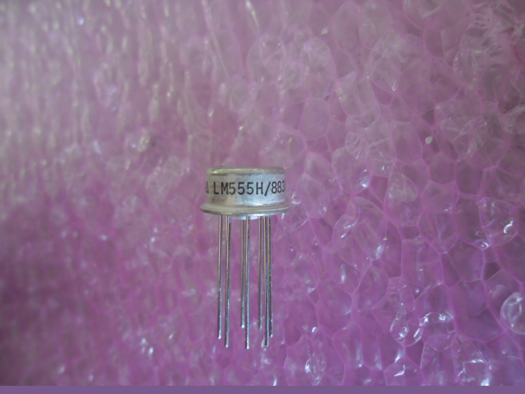 LM555H/883C LM555H883C: TIMER TO-5-8pin TO-99 Metal Can Package MIL IC