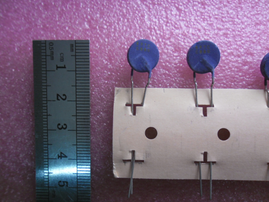 Q63100-P2350-C860 ( PTC-C860) = B59860-C120-A70: THERMISTOR PTC 15ohm 1.5A 10MM