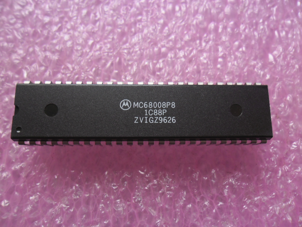 MC68008P8: MPU 16 Bit Microcomputer w/RAM,EPROM,A/D Converter DIP-48 new