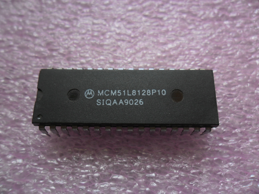 MCM51L8128P10: IC MEMORY SRAM 1M 128Kx8 DIP-32