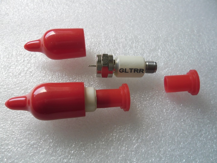 SMA FEMALE TO F TYPE ADAPTER: SMA FEMALE TO F TYPE ADAPTER WITH PVC RED CAP
