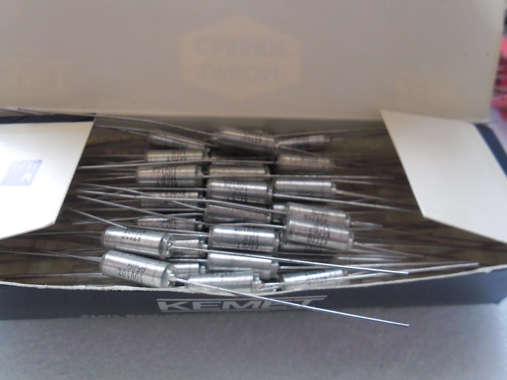 T110B106K010AS = ? M39003/02-0009: CAP 10UF 10µ/10VDC 10% 4.7X12.04MM TANT AXIAL