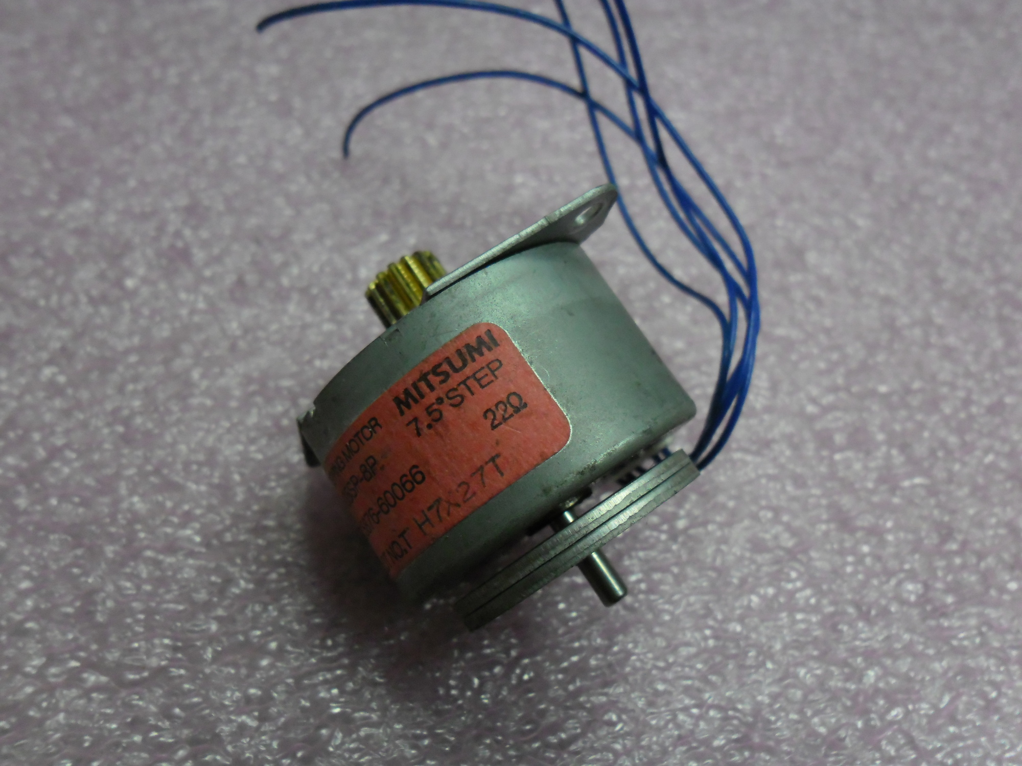 M35SP-8P: STEPPER MOTOR 7.5deg 22Ohm