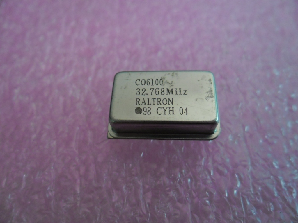 CO6100;100PPM 32.768MHZ DIP-14 CRYSTAL CLOCK OSCILLATOR: 32.768MHZ DIP-14 CRYSTAL CLOCK OSCILLATOR
