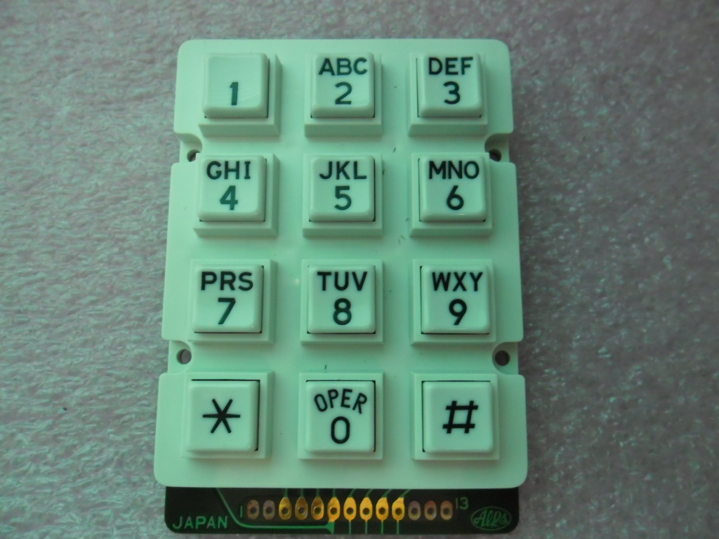 KEYPAD 3X4 WHITE KEYBOARD 80X55MM = AK-207-N-WWB: לוח מקשים לבן/שנהב איכותי